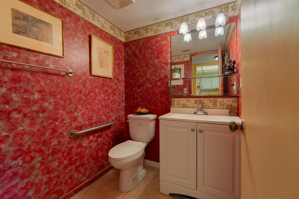 150 Lake Meryl Drive 143 Property Photo 8