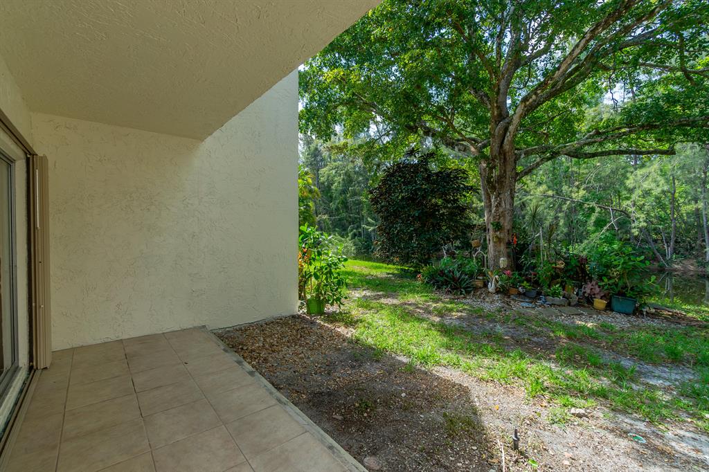 150 Lake Meryl Drive 143 Property Photo 20