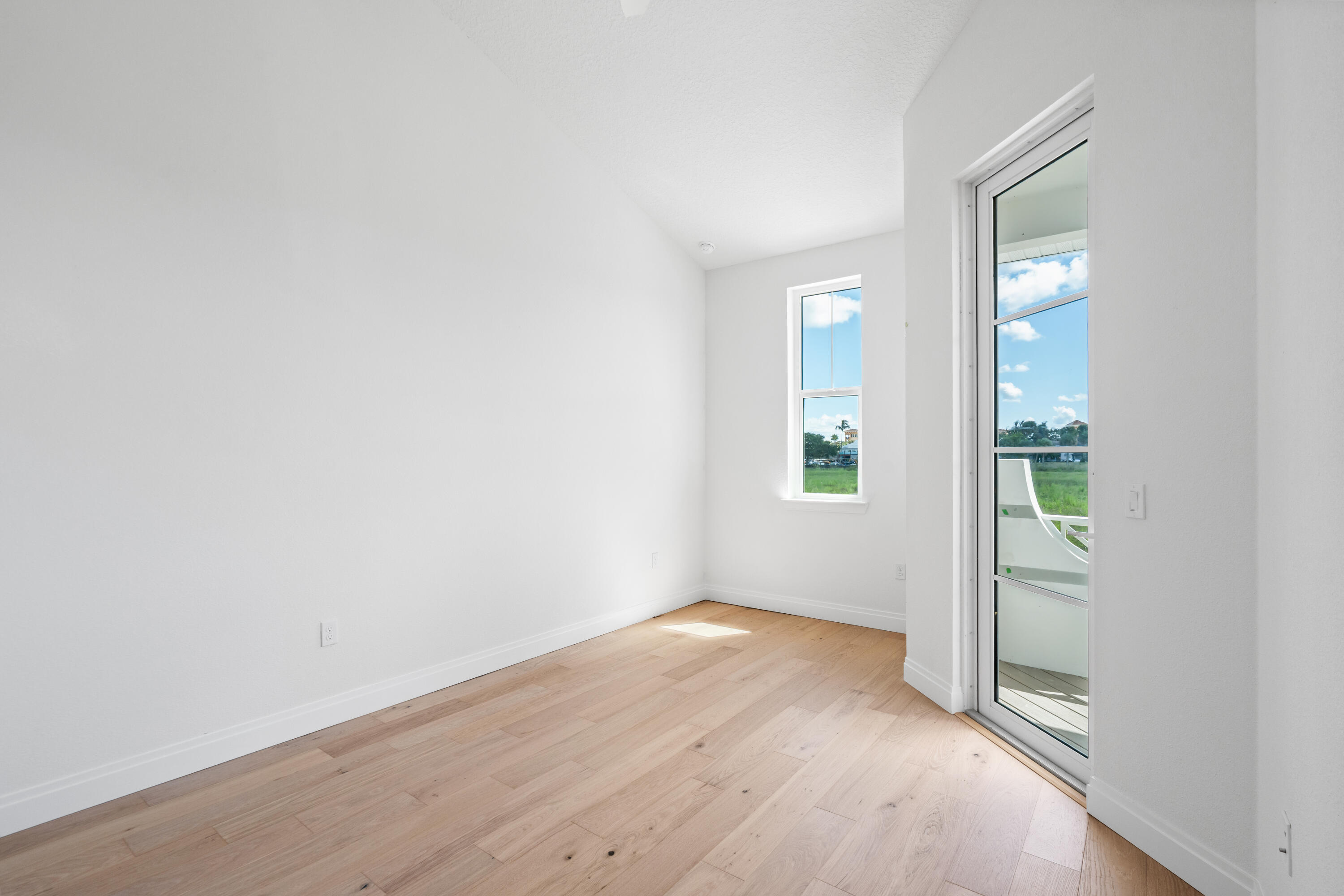 125 A E Backus Avenue 9 Property Photo 19