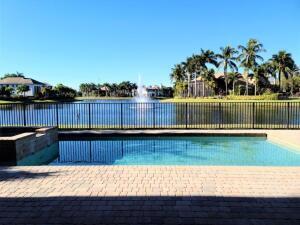 10531 Versailles Boulevard Property Photo 1