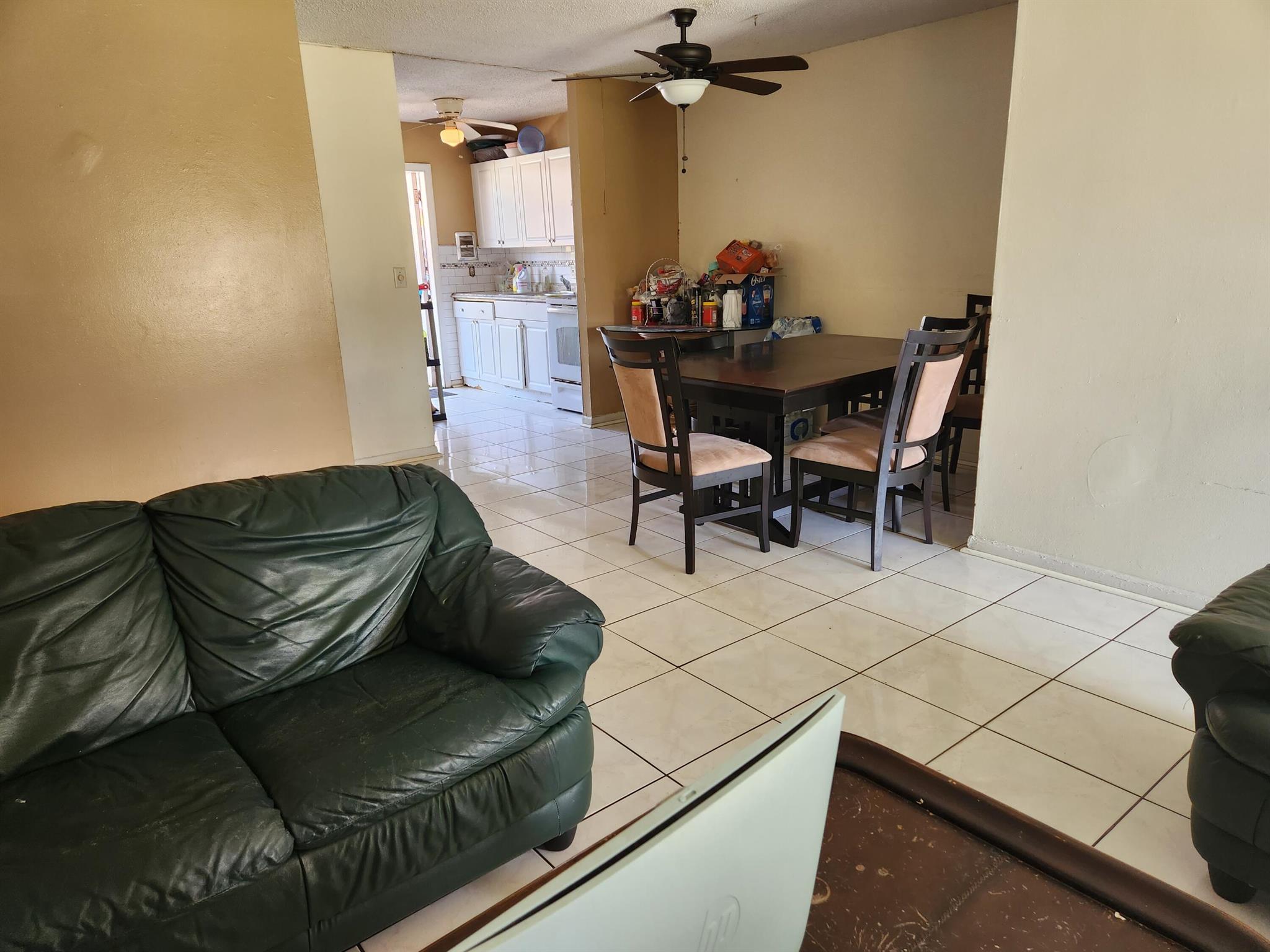 850 E Commercial Boulevard 115b Property Photo 3