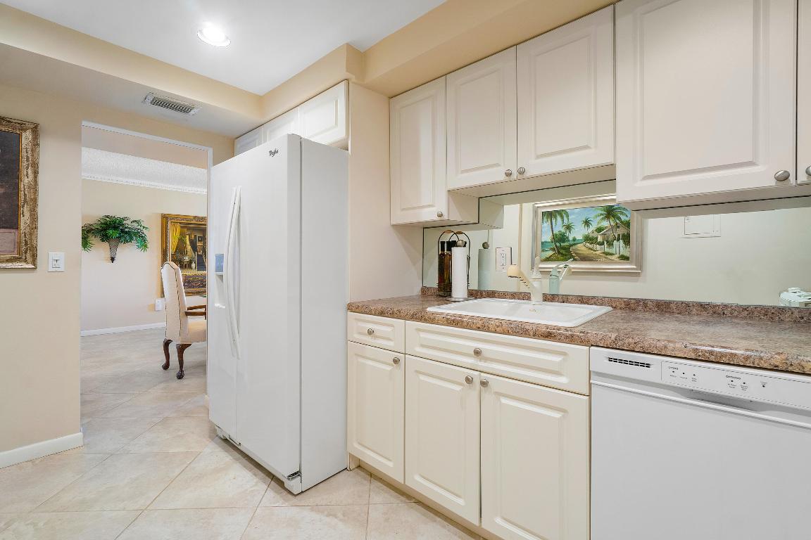 3450 S Ocean Boulevard 625 Property Photo 8