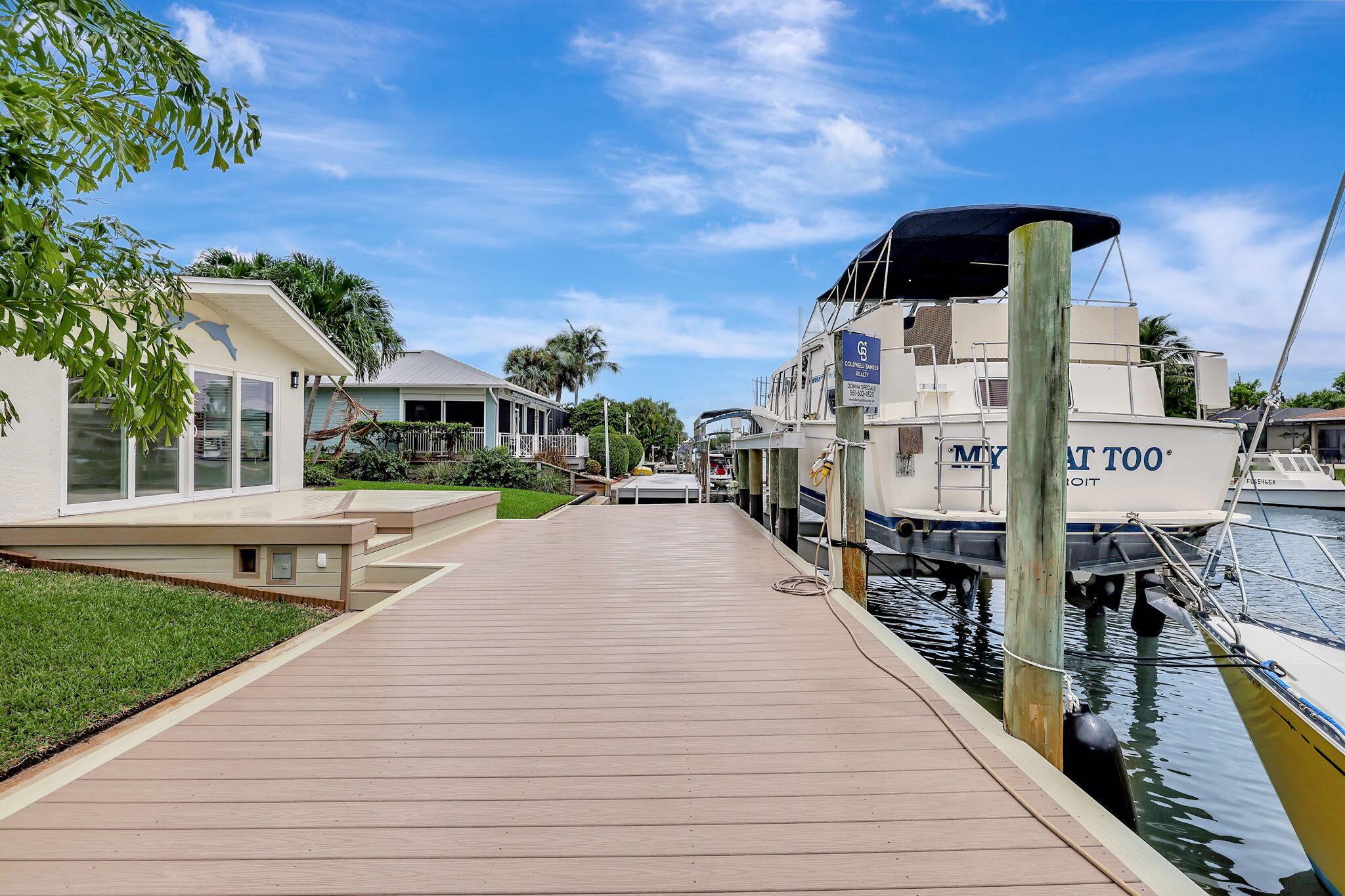 255 Bermuda Beach Drive Property Photo 3