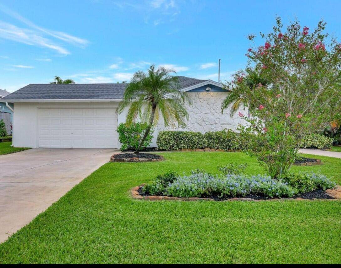 255 Bermuda Beach Drive Property Photo 7