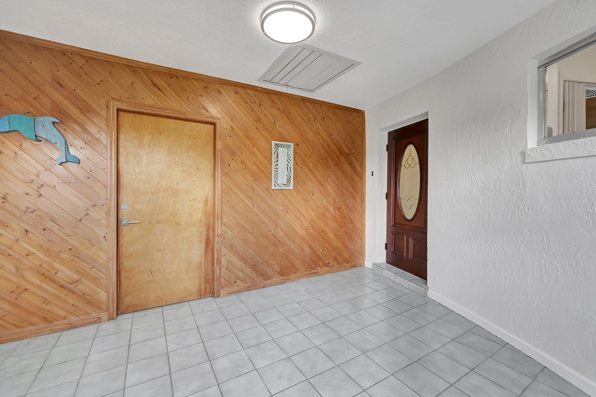 255 Bermuda Beach Drive Property Photo 13