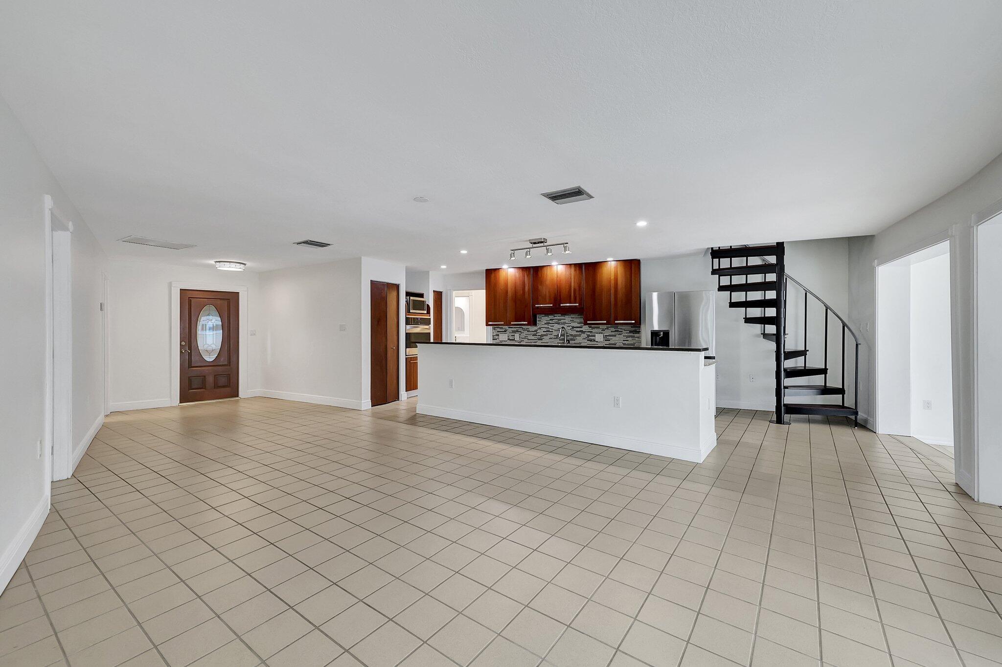 255 Bermuda Beach Drive Property Photo 14