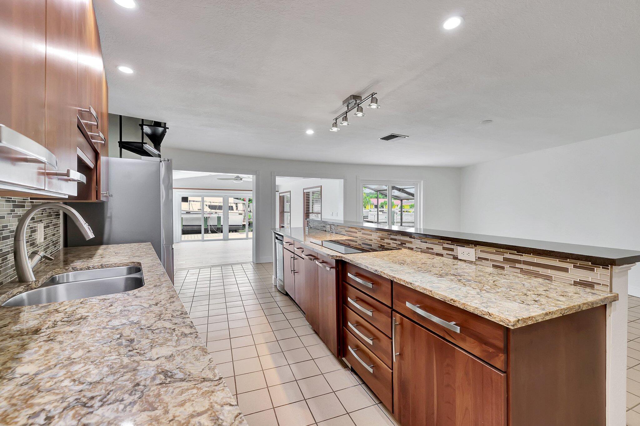 255 Bermuda Beach Drive Property Photo 16