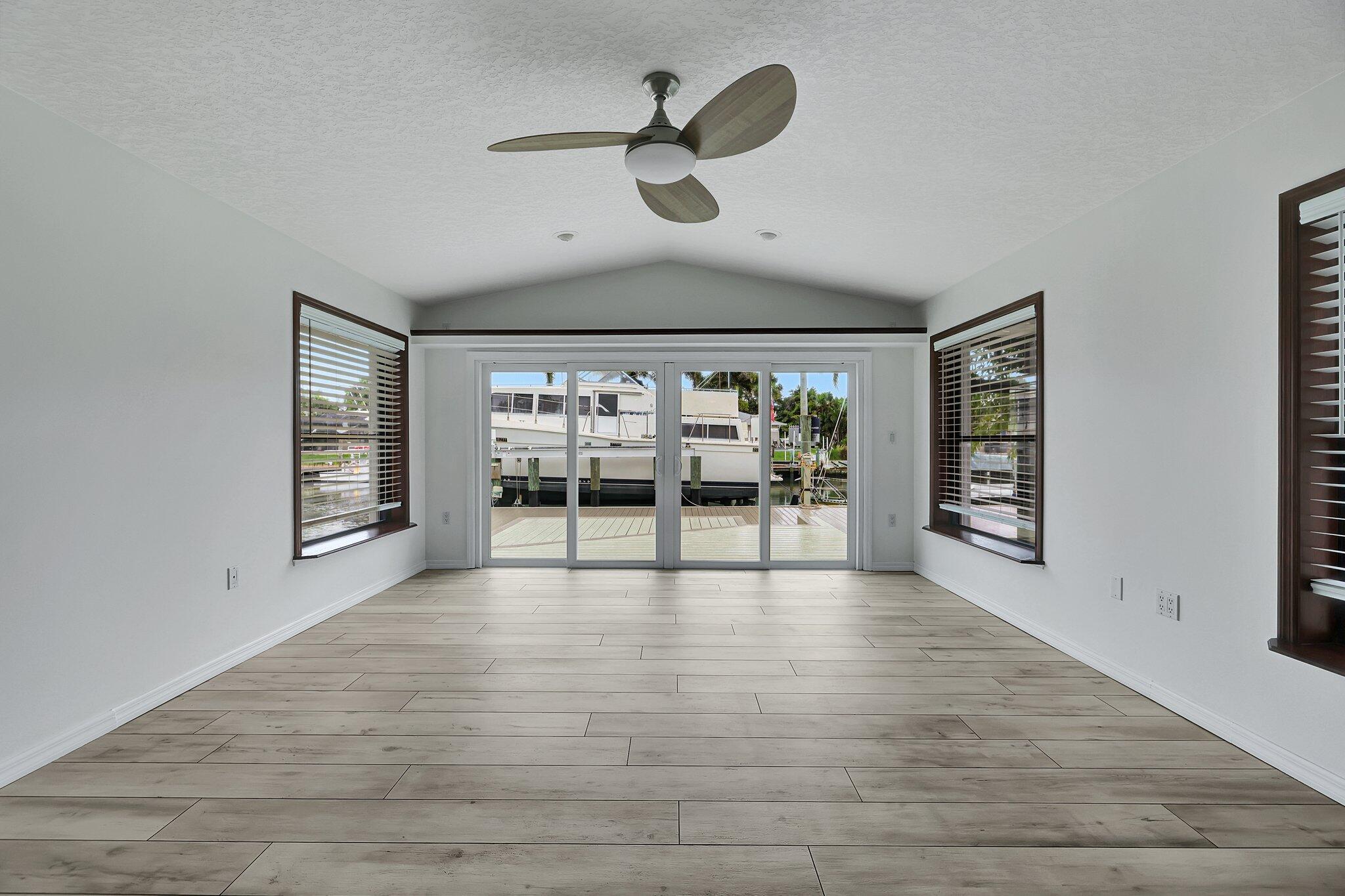 255 Bermuda Beach Drive Property Photo 18