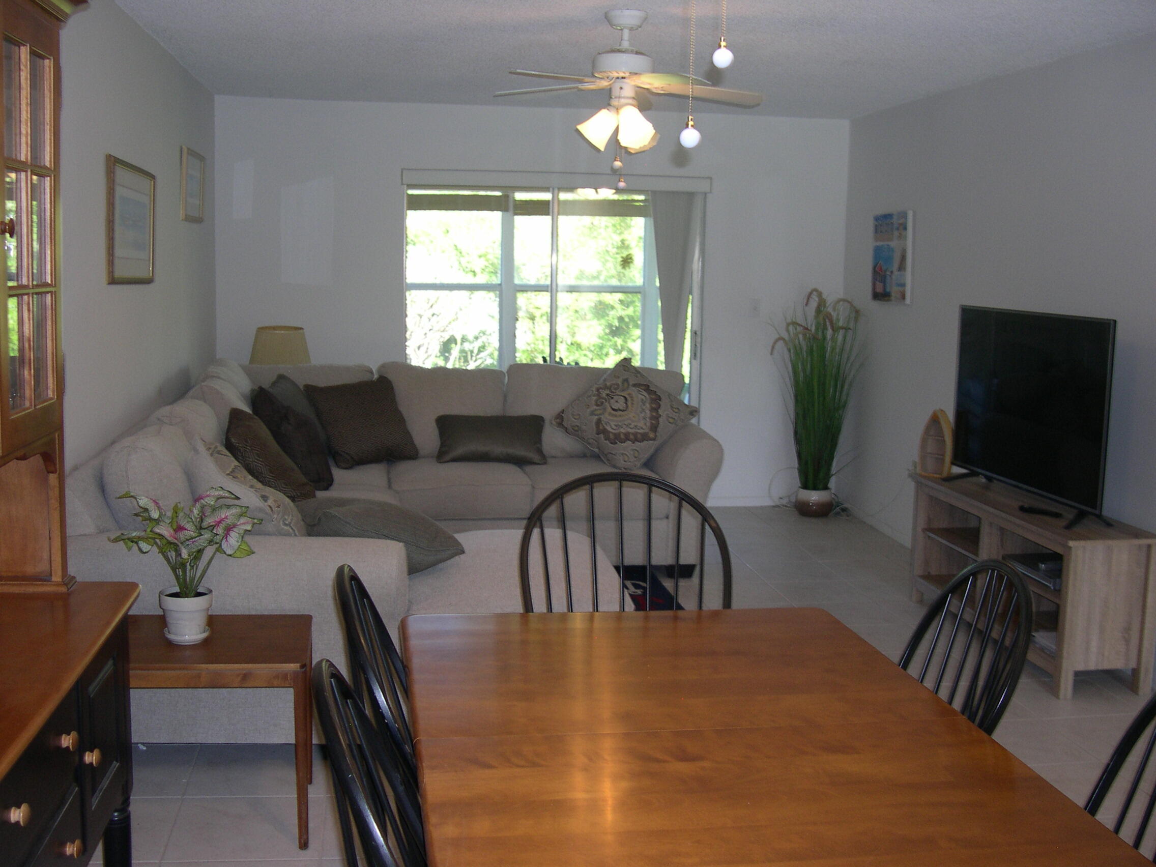1172 Commodore Court 204