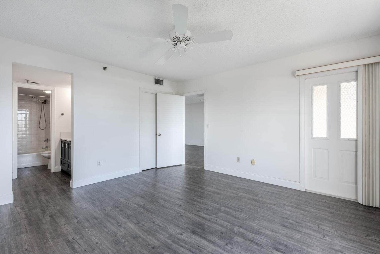 896 N Federal Highway 527 Property Photo 13