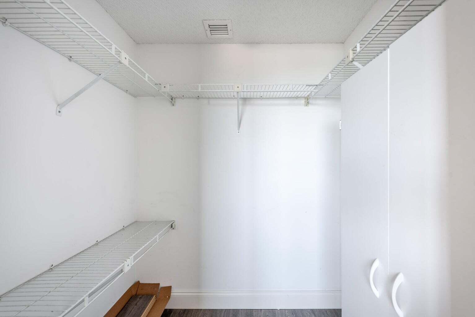 896 N Federal Highway 527 Property Photo 17