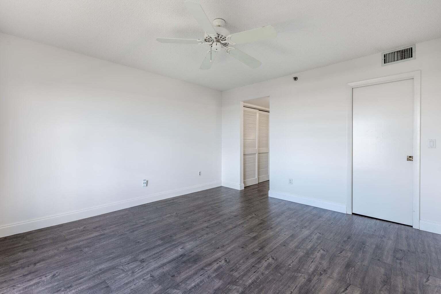 896 N Federal Highway 527 Property Photo 20