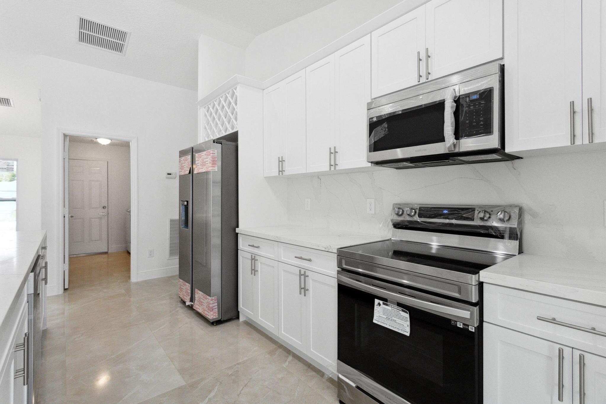7815 105th Avenue Property Photo 6