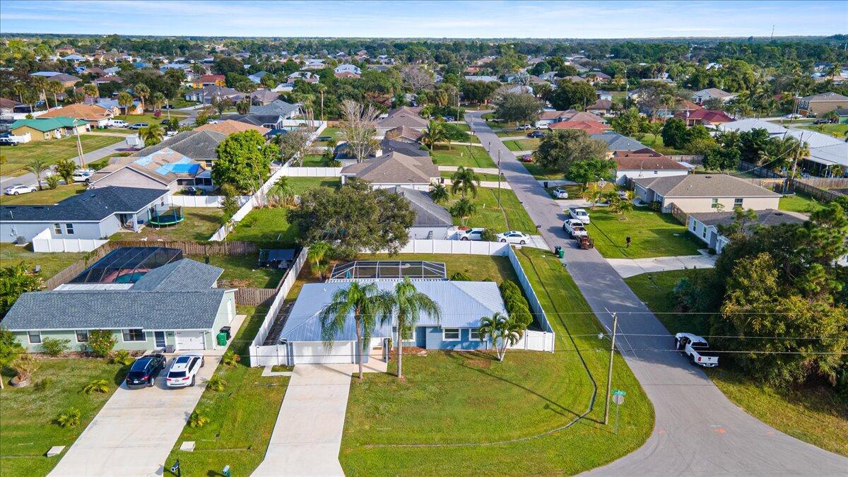 967 Sw Aviation Avenue Property Photo 36