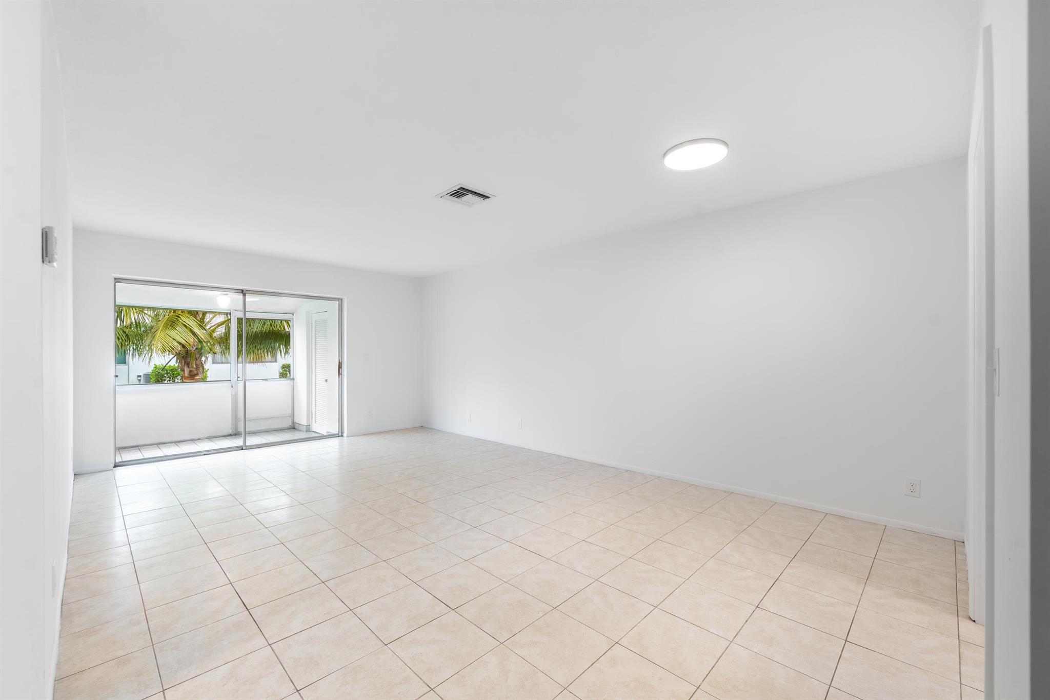 2930 Crosley Drive E I Property Photo 4