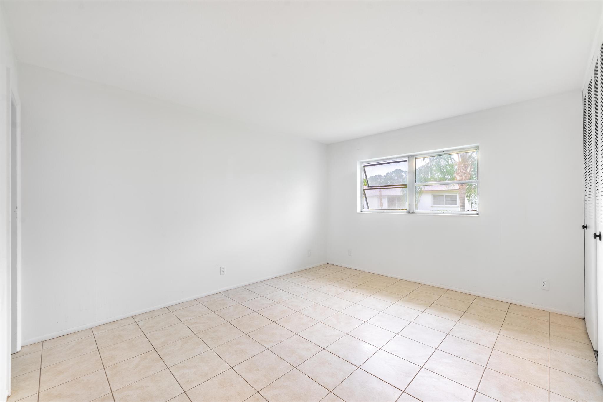 2930 Crosley Drive E I Property Photo 9