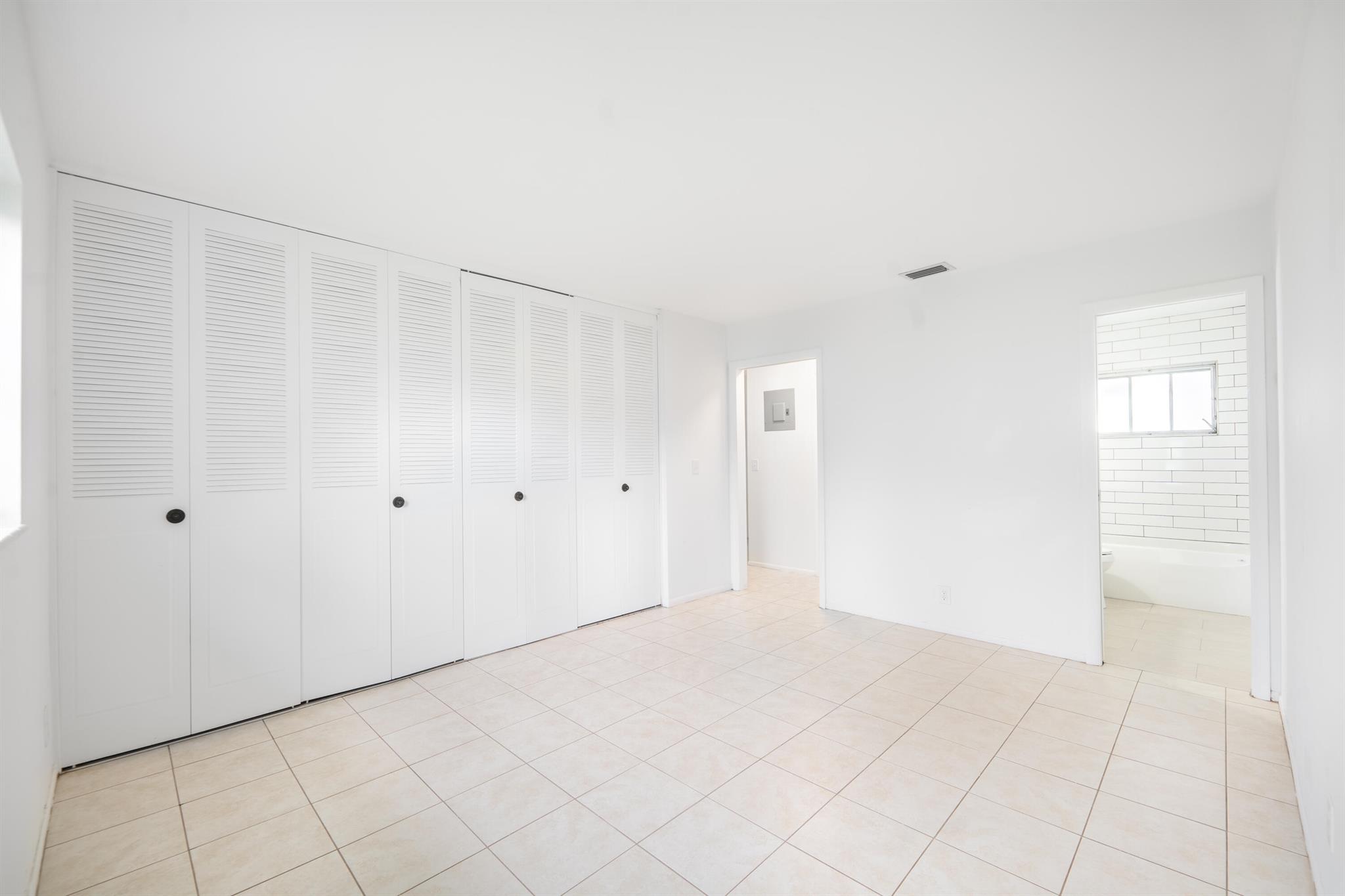 2930 Crosley Drive E I Property Photo 10