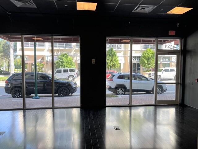 124 N Breakwater Court Property Photo 4