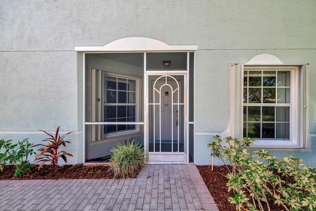 8602 Logia Circle Property Photo 1