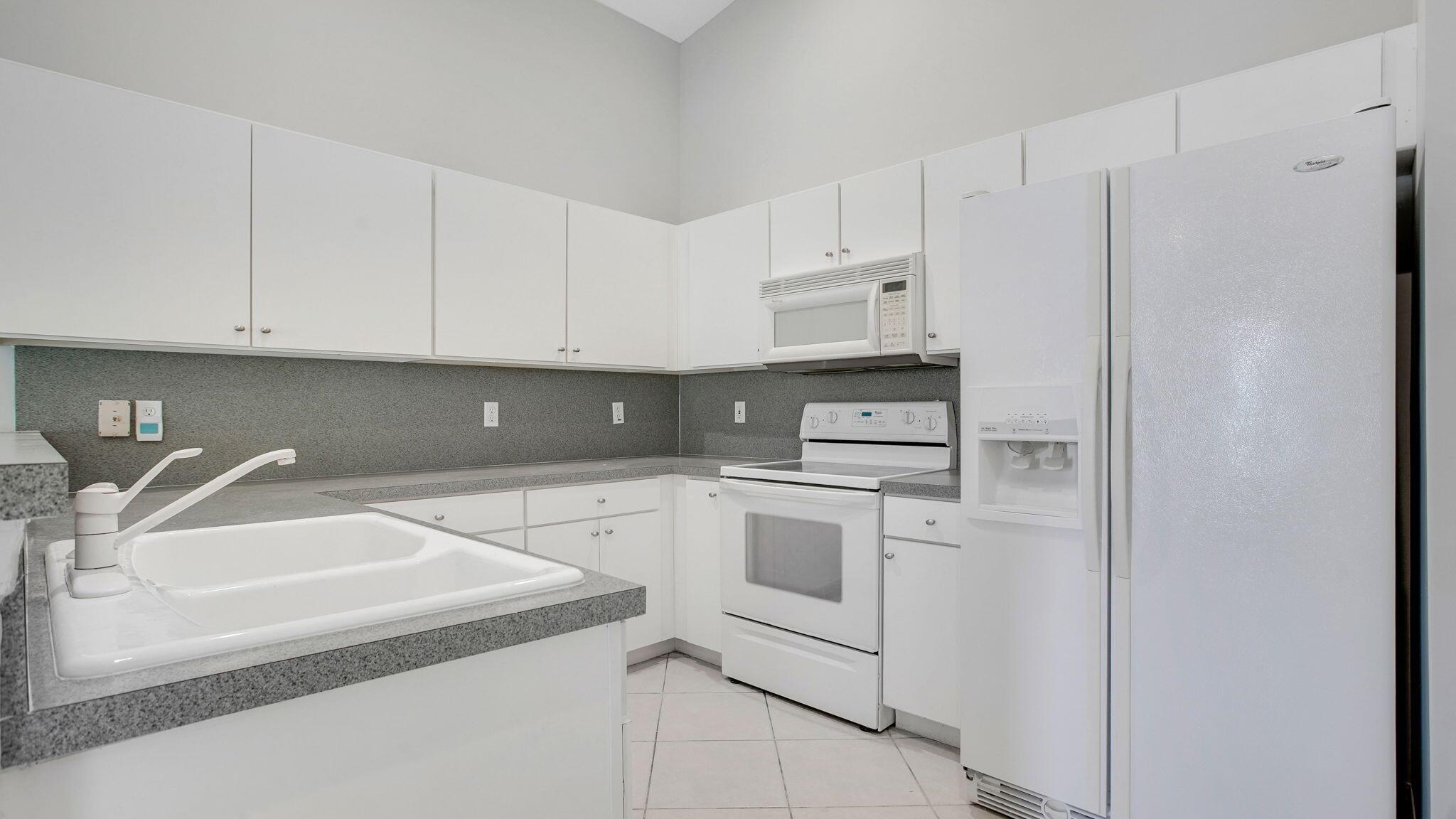 8602 Logia Circle Property Photo 10