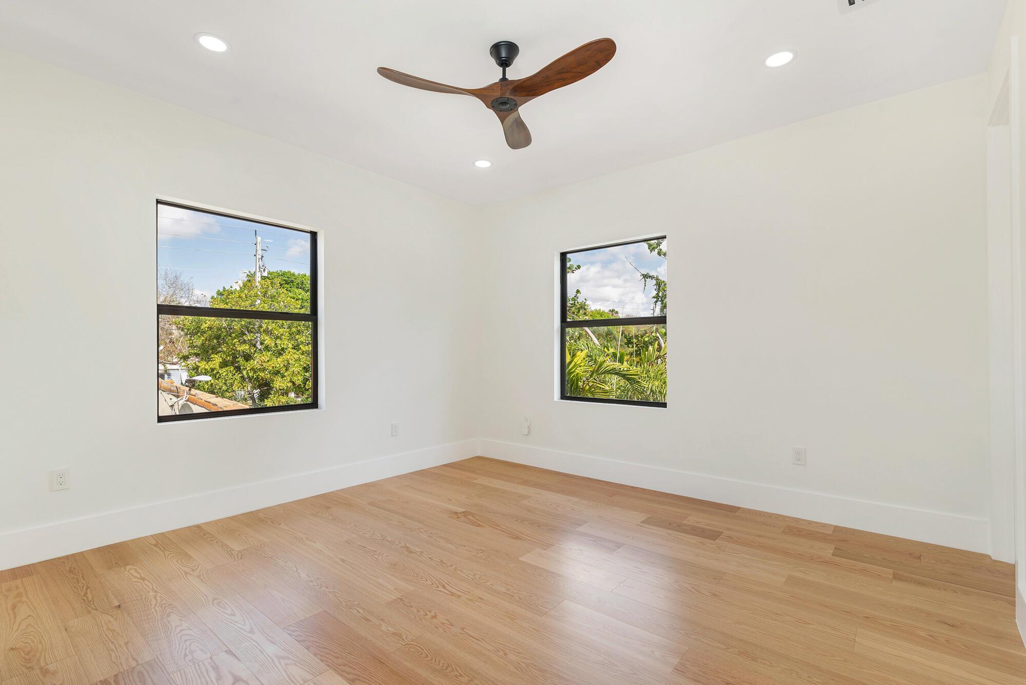 363 31st Court Property Photo 22