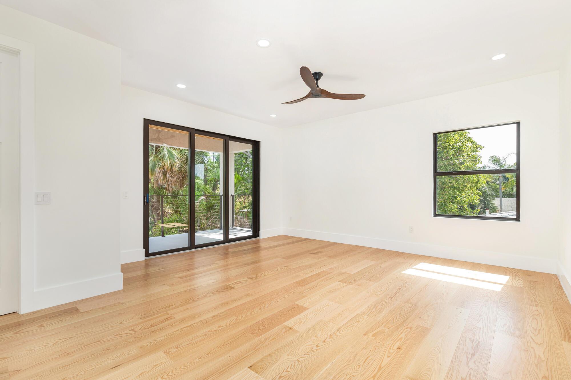 363 31st Court Property Photo 24