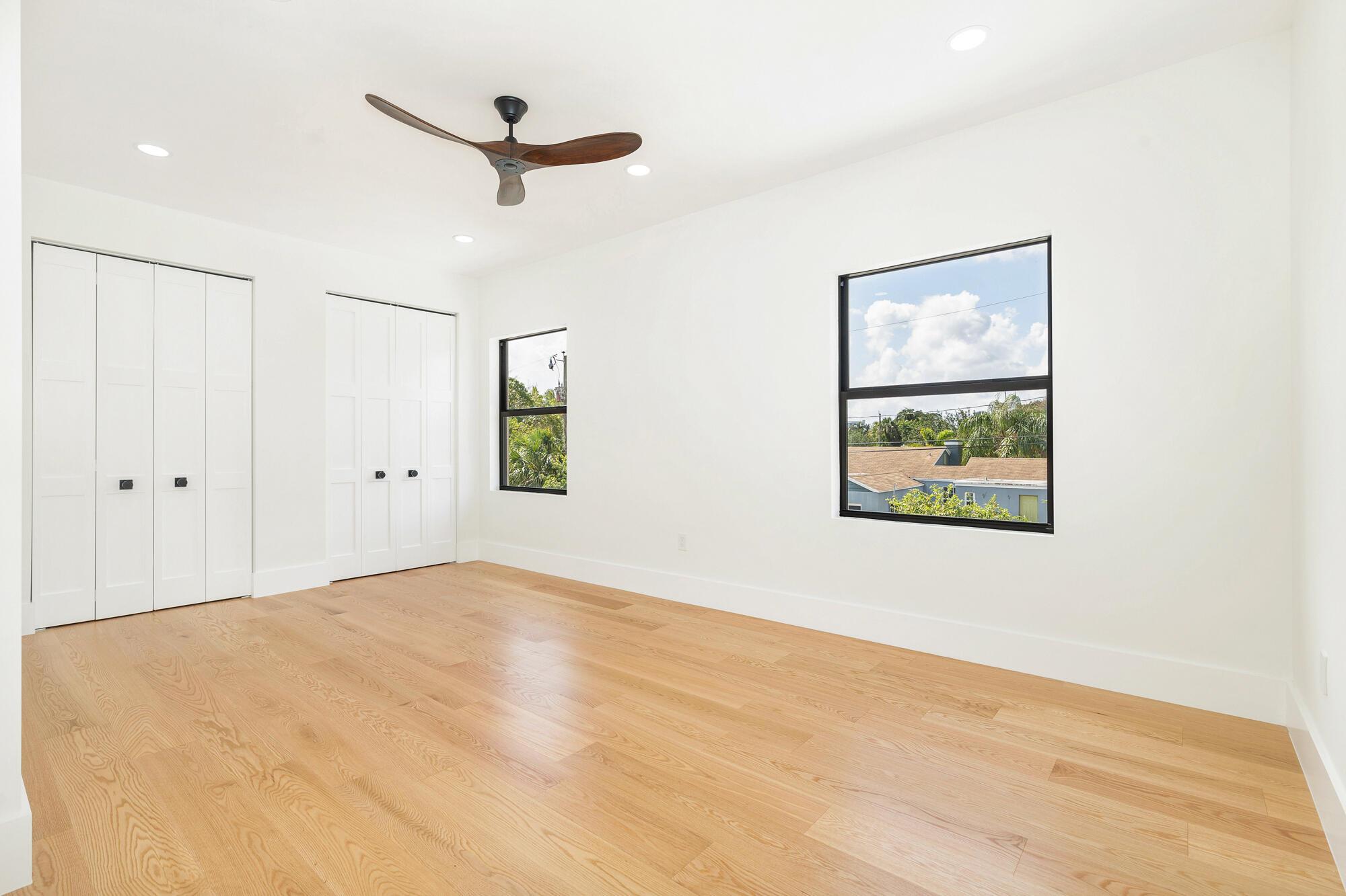 363 31st Court Property Photo 29