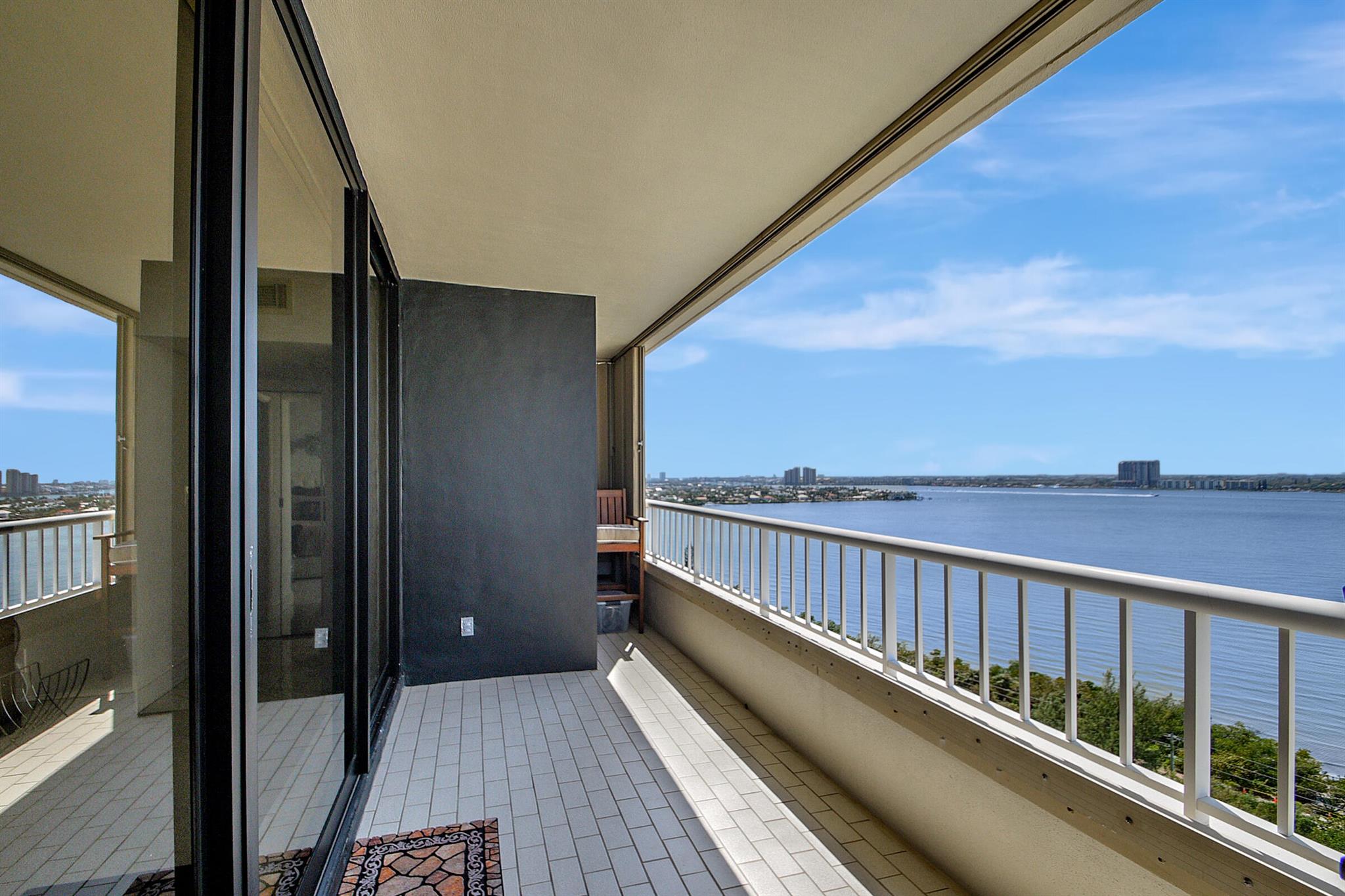 5250 N Ocean Drive Phn Property Photo 33