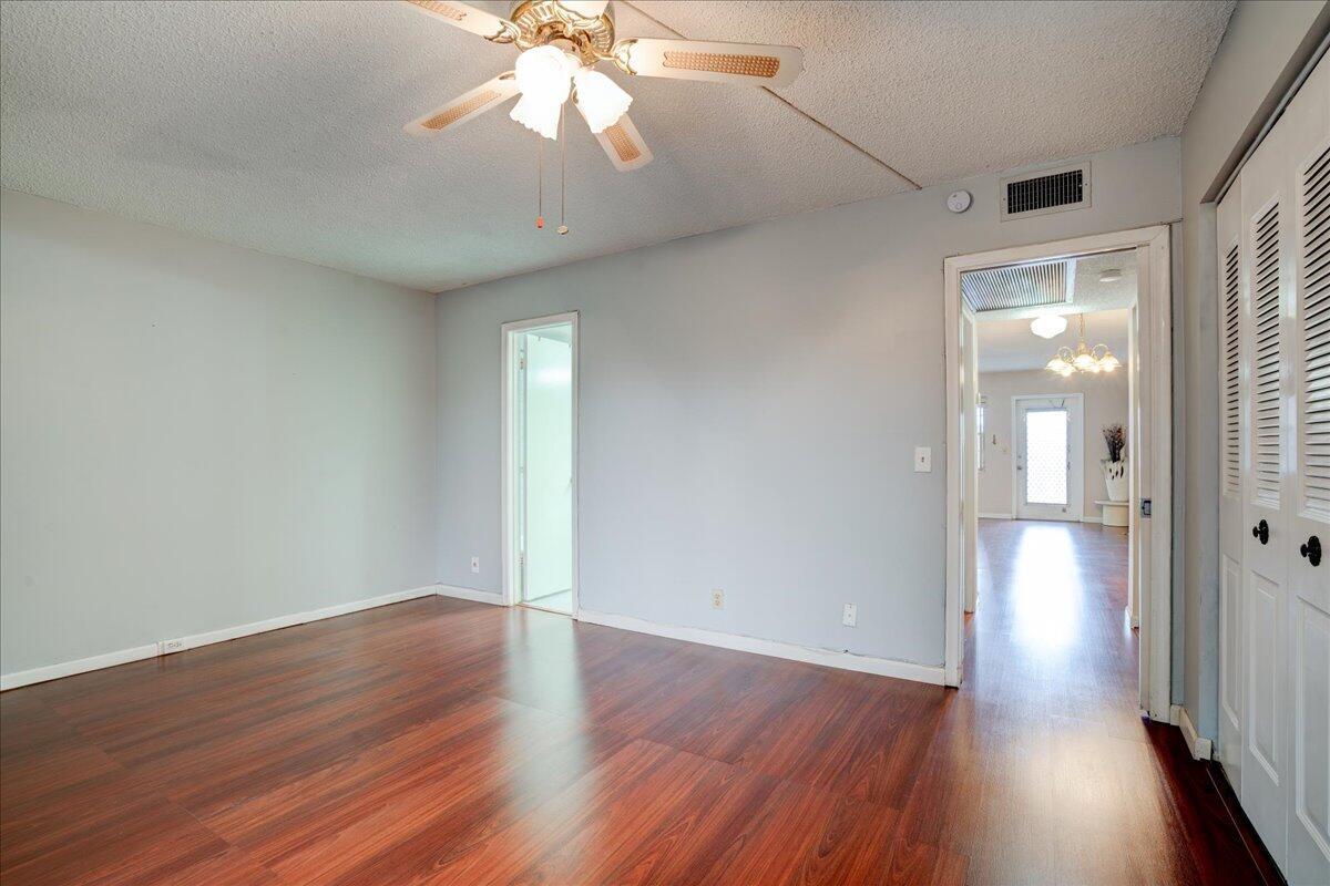 250 Southampton C Property Photo 16