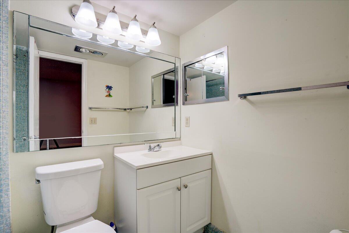 250 Southampton C Property Photo 20