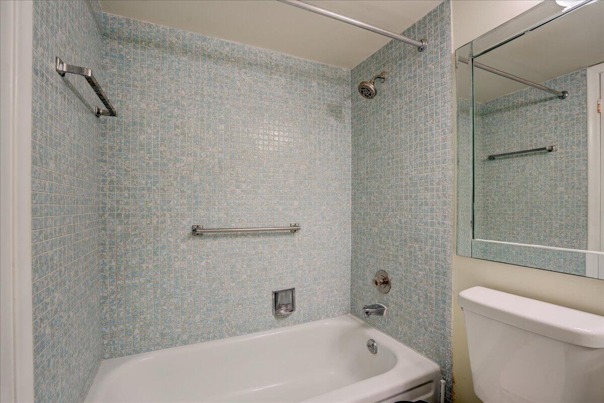 250 Southampton C Property Photo 21