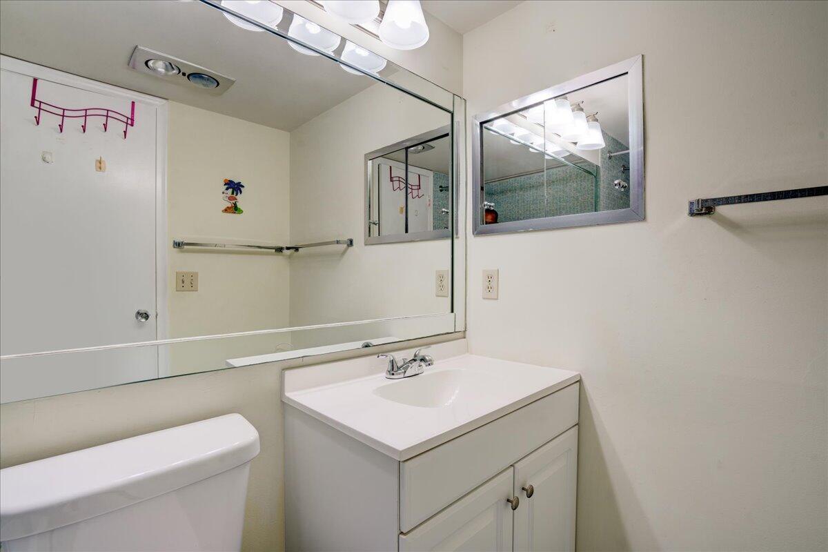 250 Southampton C Property Photo 22