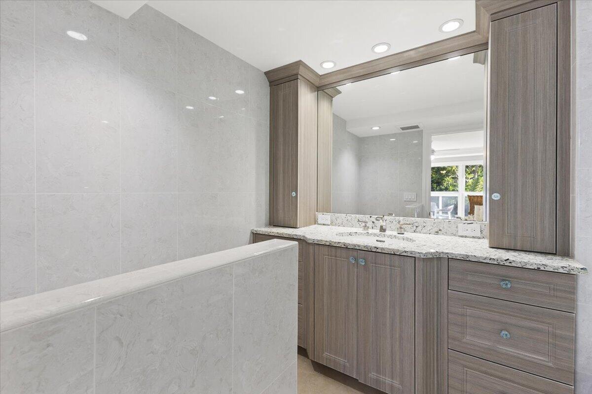 4605 S Ocean Boulevard 3b Property Photo 25