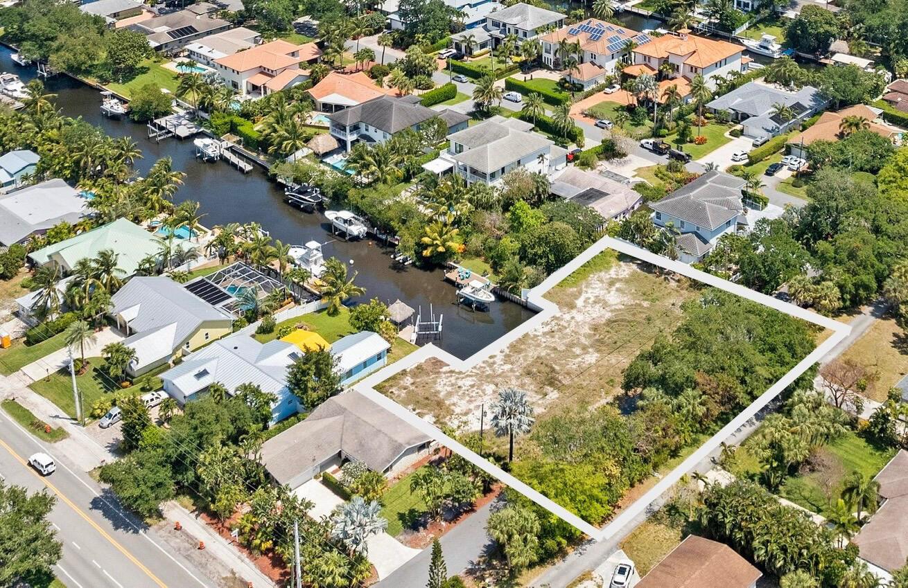 2465 Shore Drive Property Photo 1
