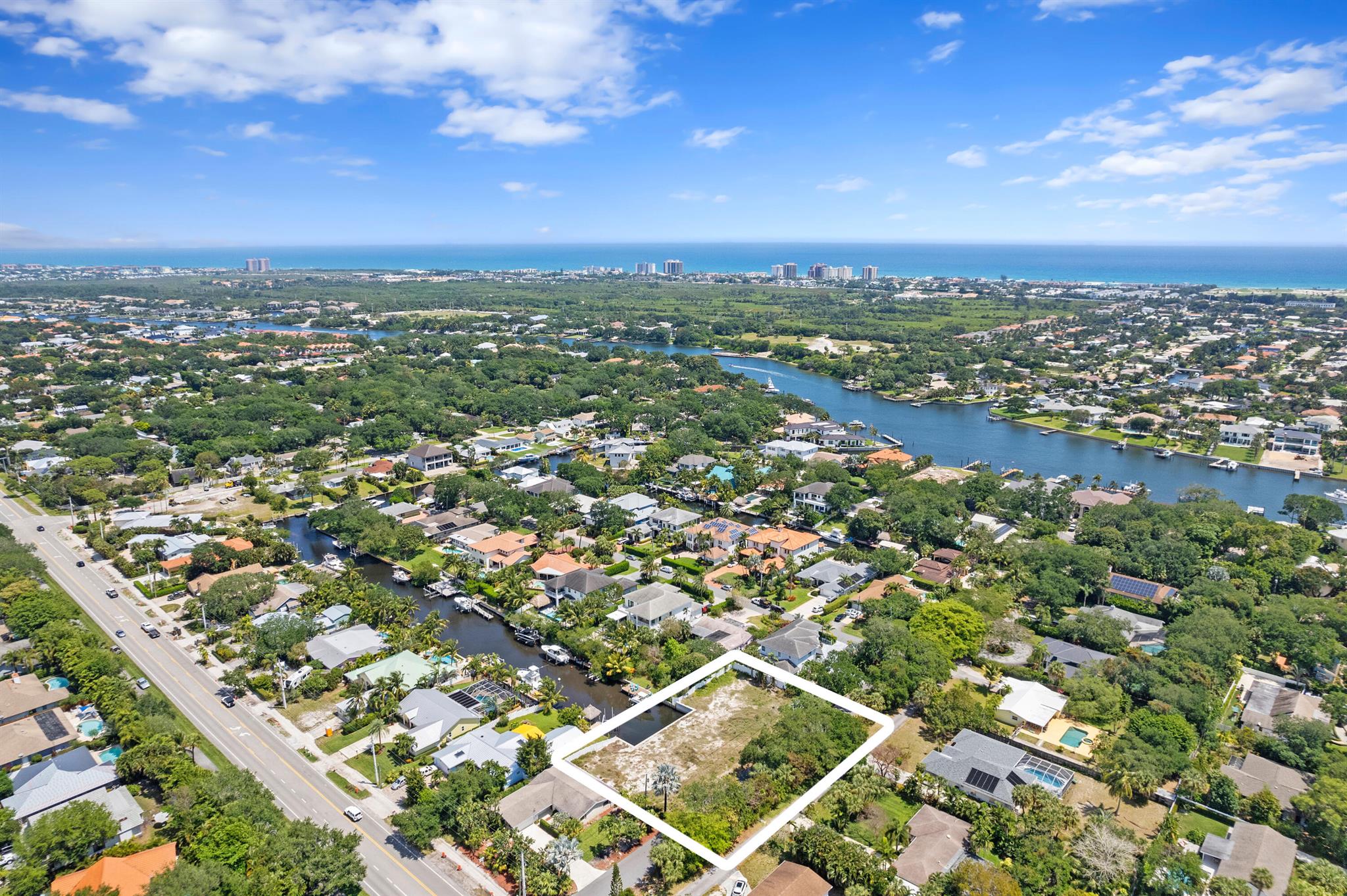 2465 Shore Drive Property Photo 2