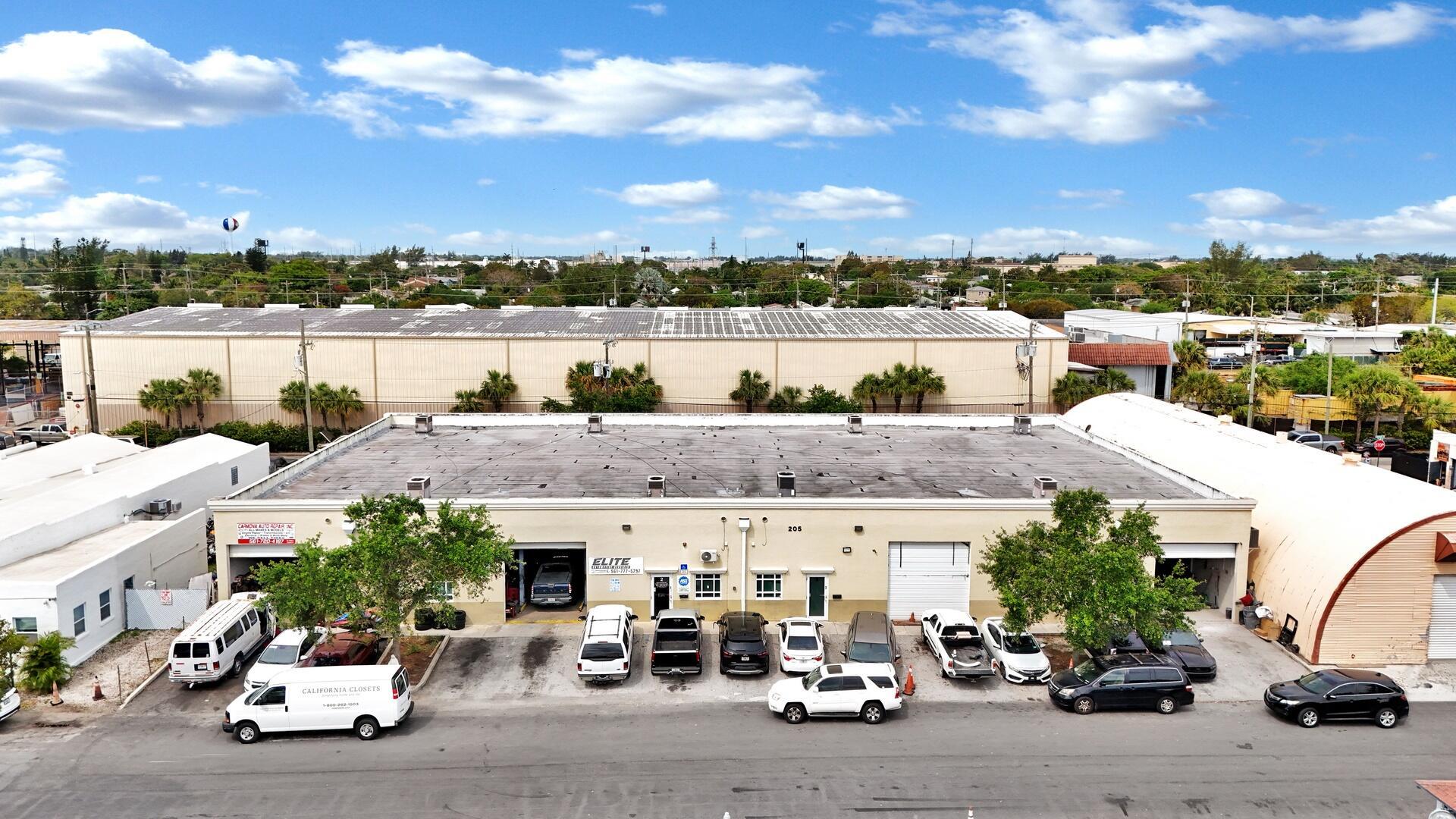 205 S H Street 2 Property Photo 11