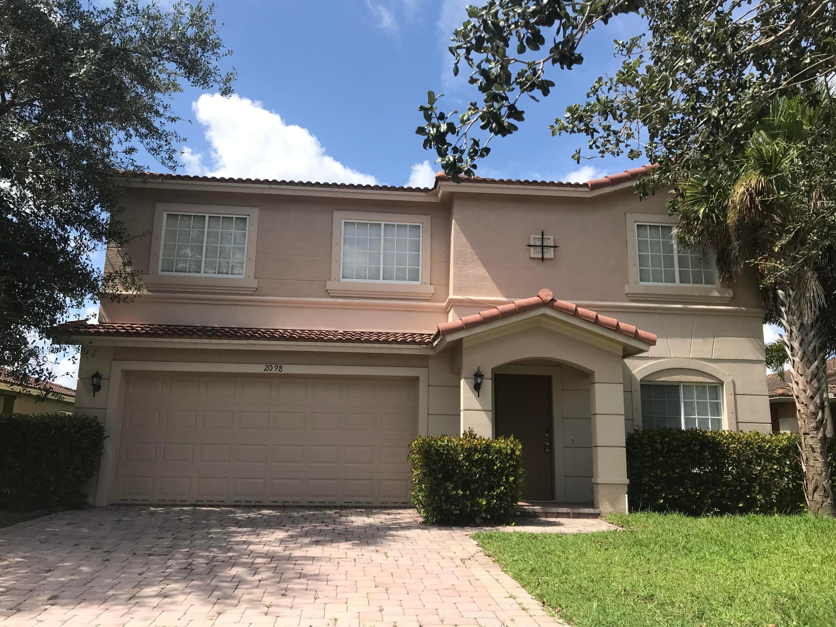 2098 SW Newport Isles Boulevard Property Photo 1