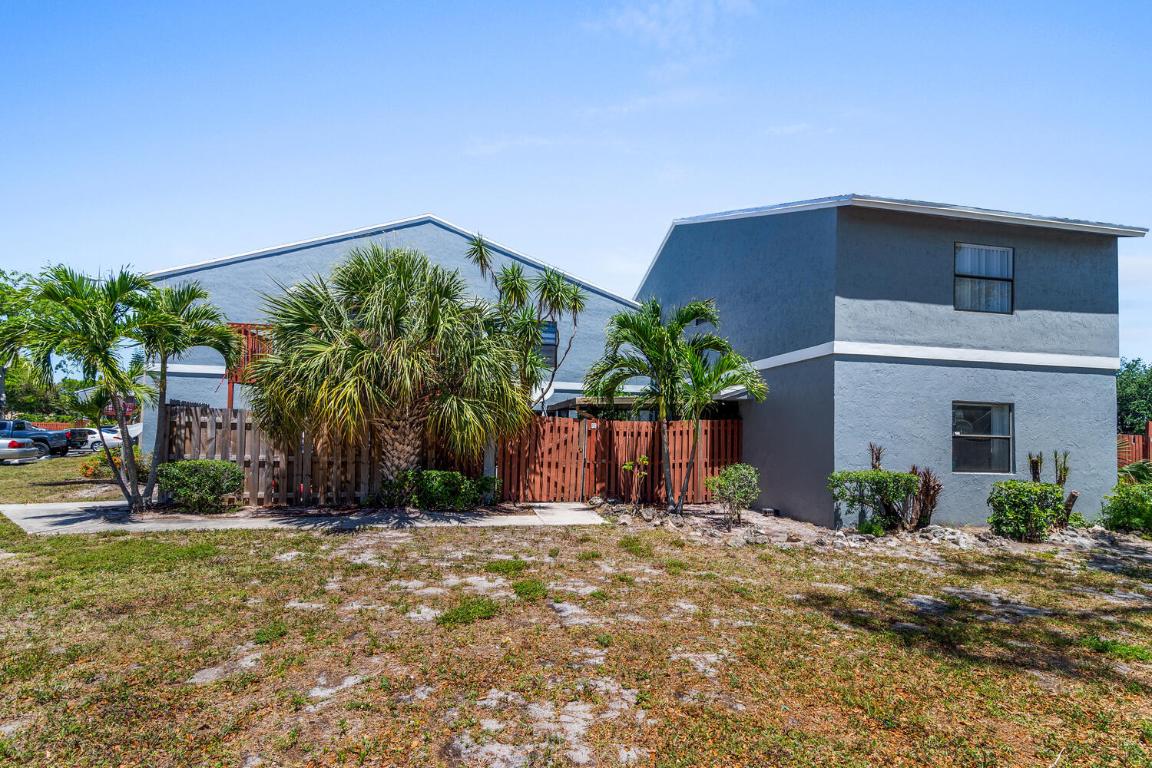 7 Crossing Circle C Property Photo 1