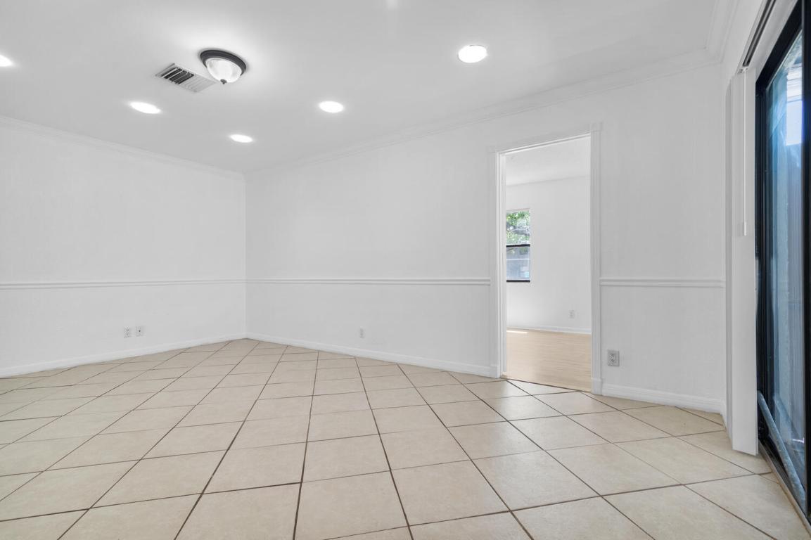 7 Crossing Circle C Property Photo 5