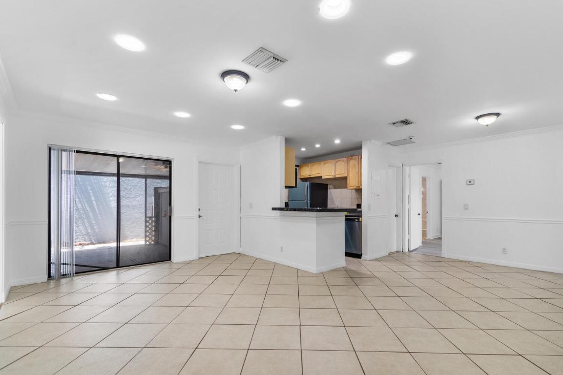 7 Crossing Circle C Property Photo 7