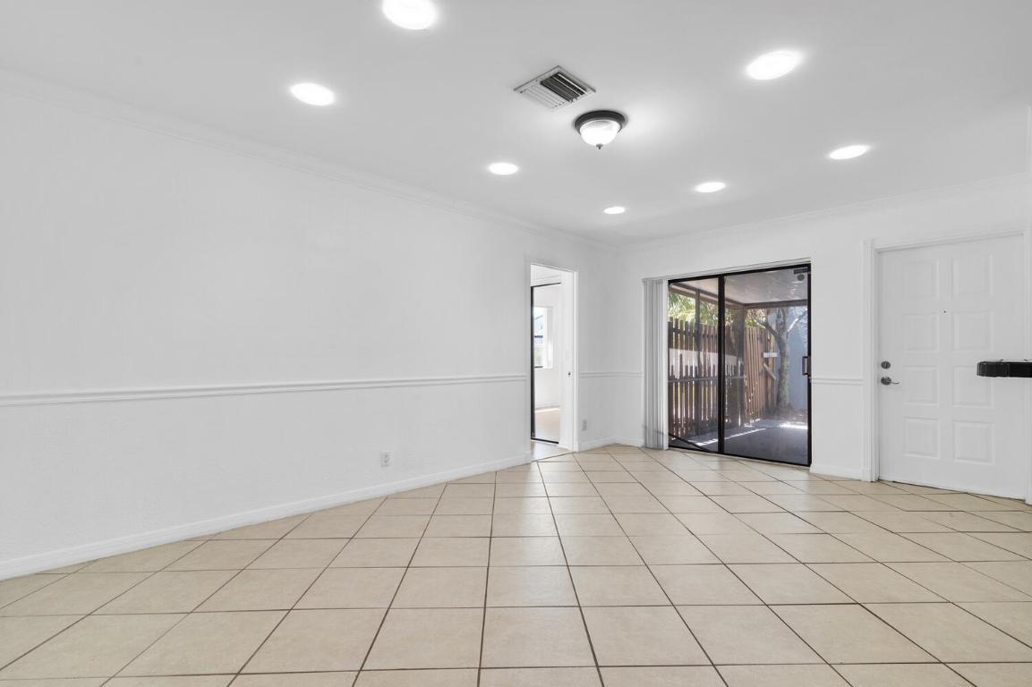7 Crossing Circle C Property Photo 8