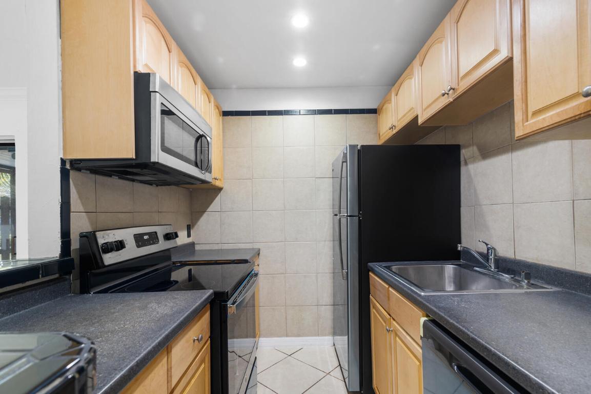 7 Crossing Circle C Property Photo 10