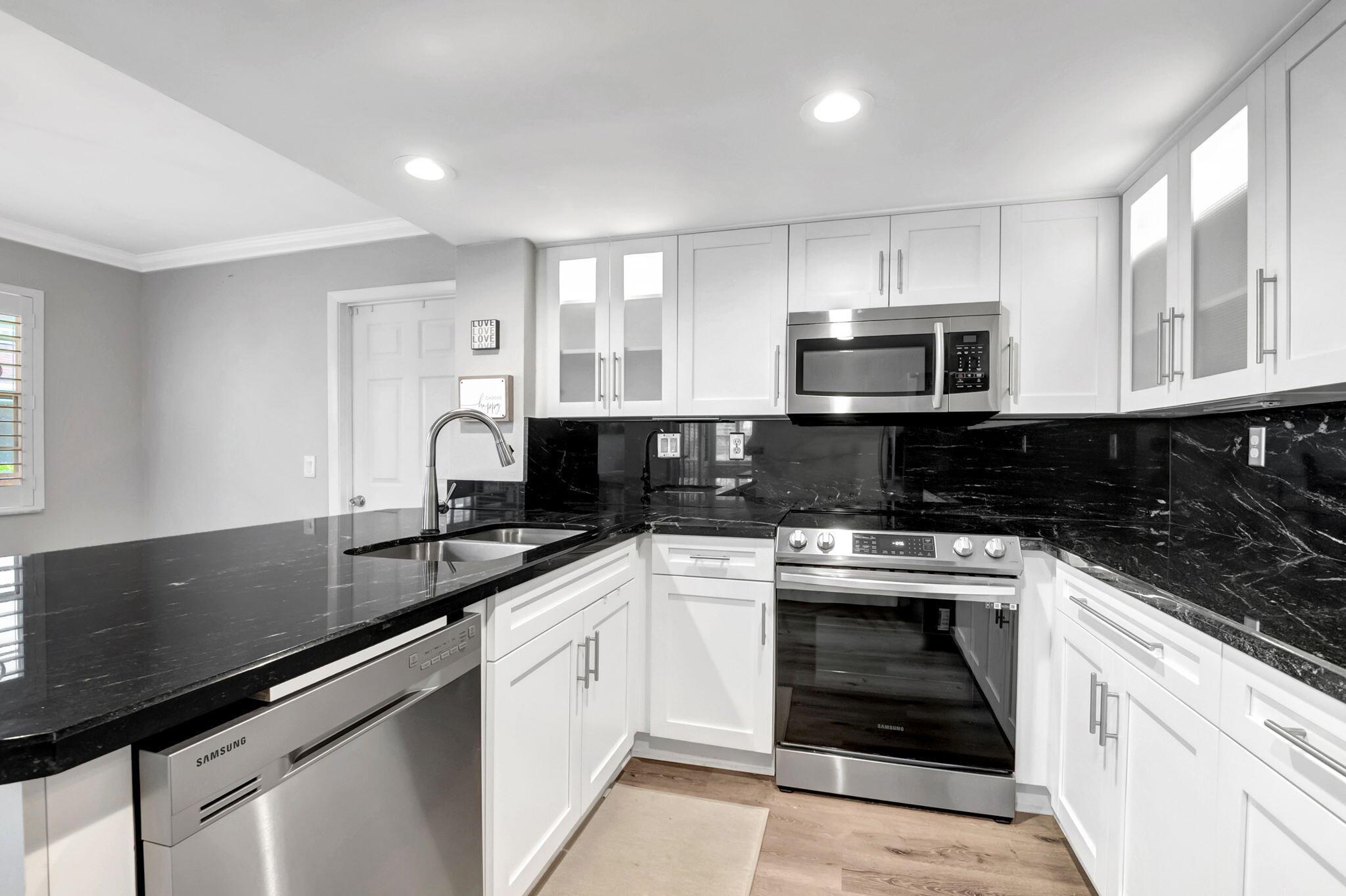 5298 Buckhead Circle 1040 Property Photo 12