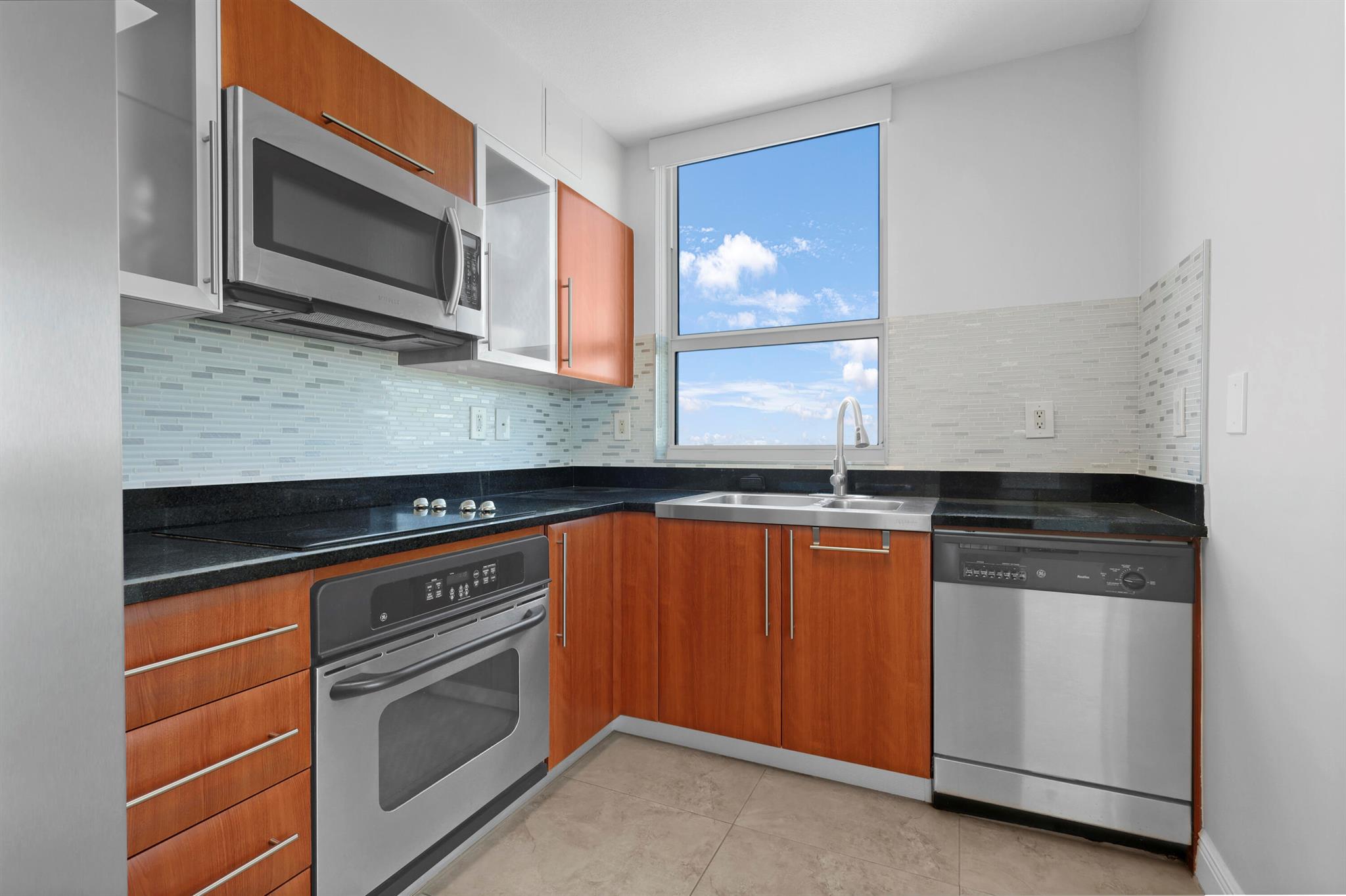 610 W Las Olas Boulevard 813n Property Photo 9