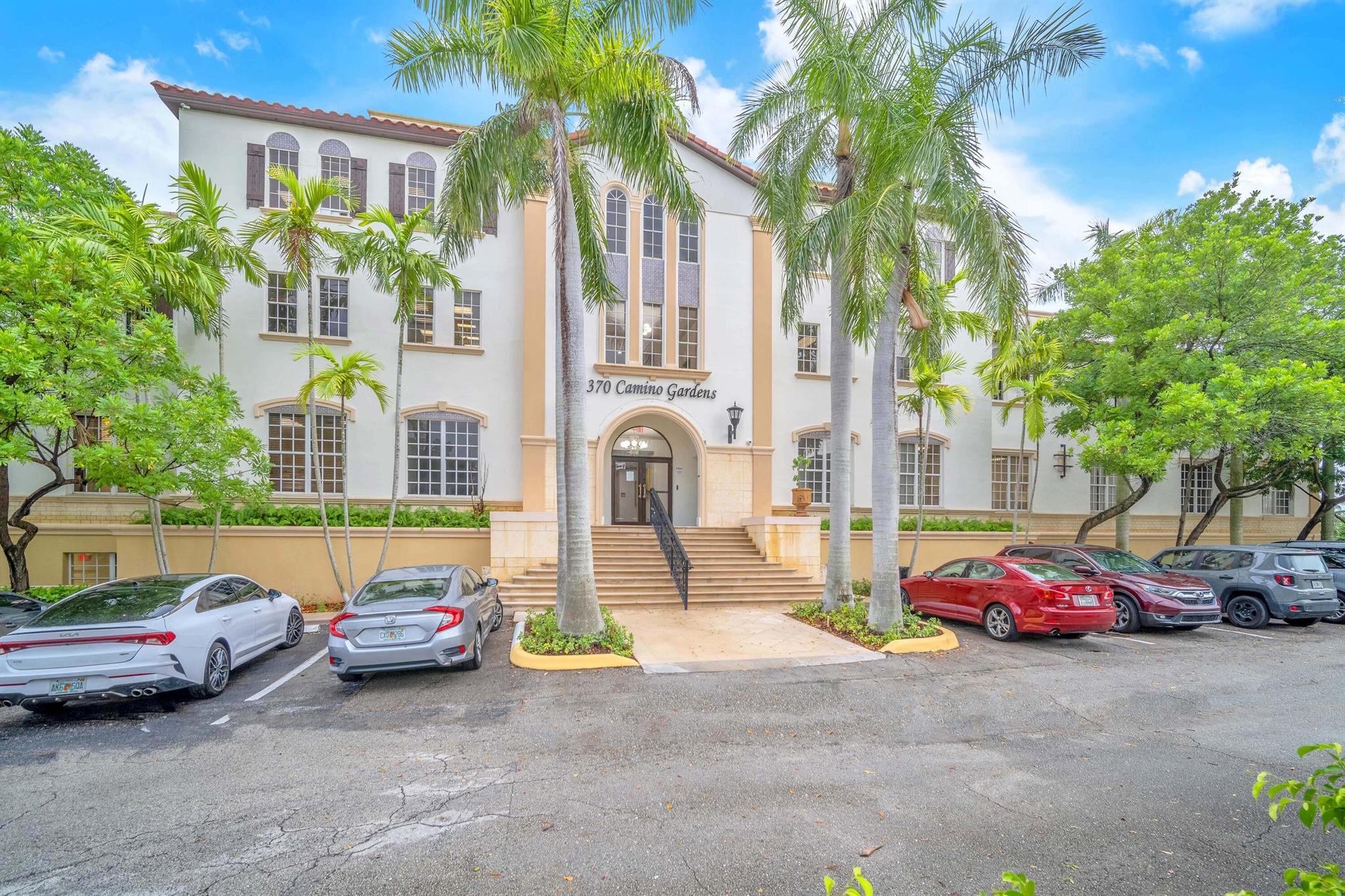 370 Camino Gardens Boulevard 323 Property Photo 1