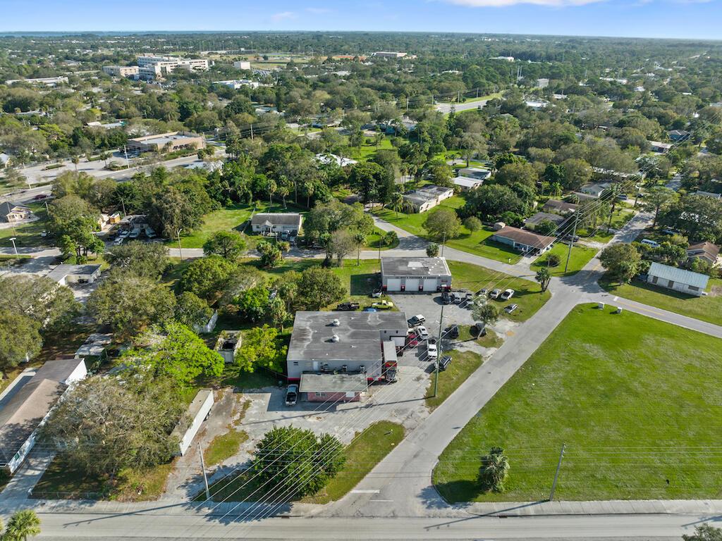 2633 Okeechobee Road Property Photo 7