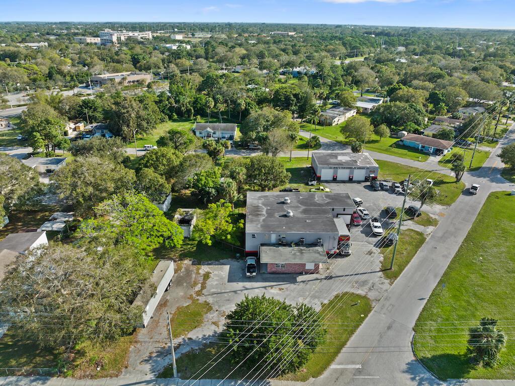 2633 Okeechobee Road Property Photo 9