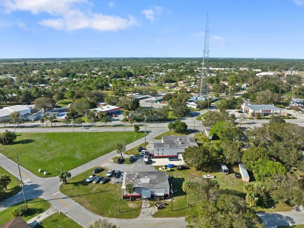 2633 Okeechobee Road Property Photo 10