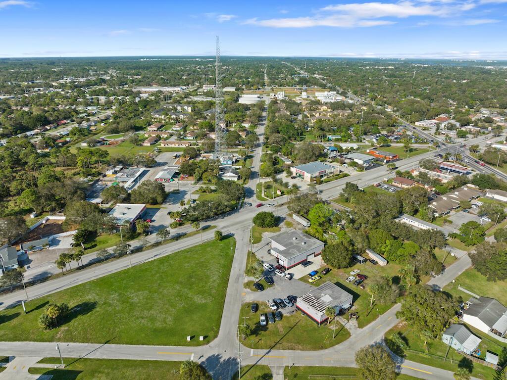 2633 Okeechobee Road Property Photo 11
