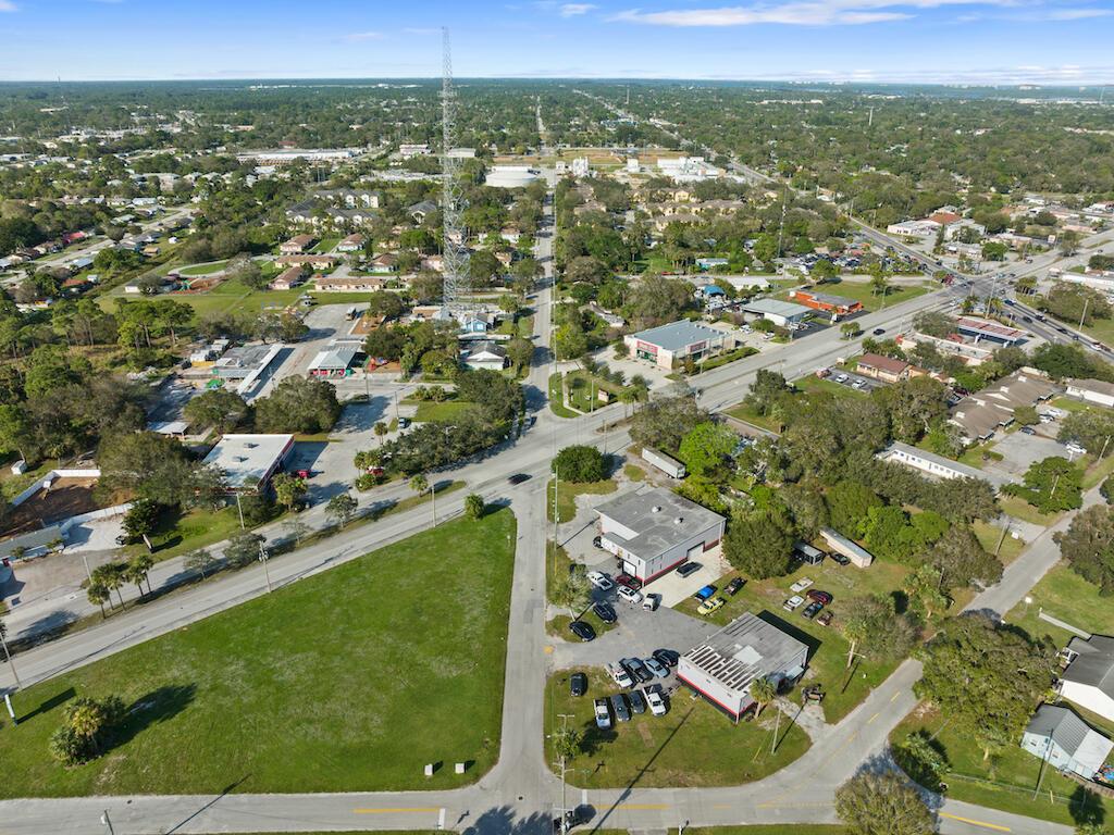 2633 Okeechobee Road Property Photo 13